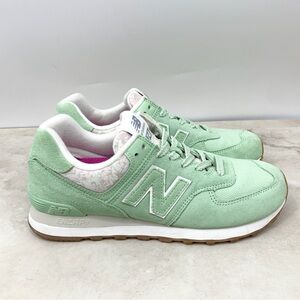 New Balance 574 Sneakers Women Size 8.5 Shoes Green Suede Floral Classics Lace